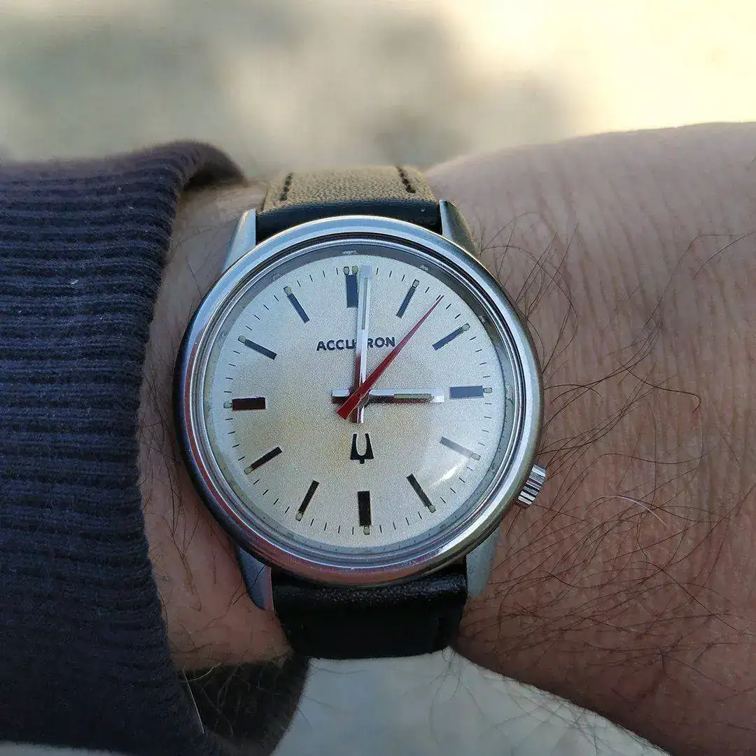 accutron(2).webp