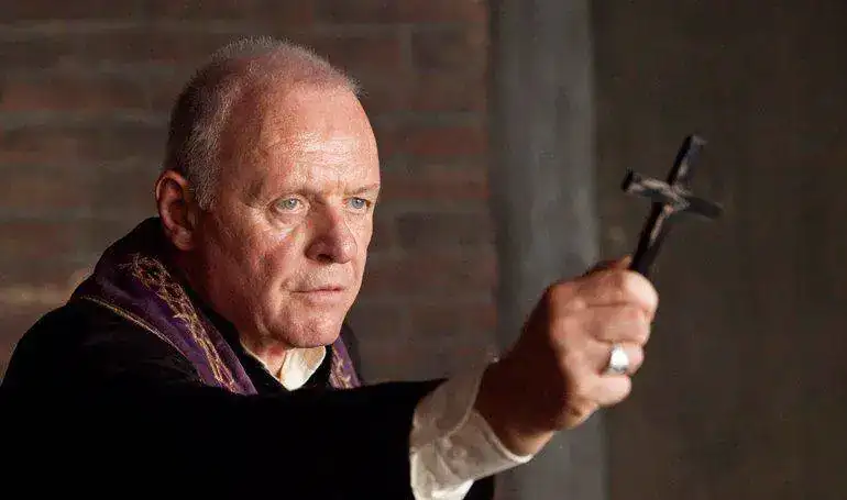 Actor-Anthony-Hopkins.webp
