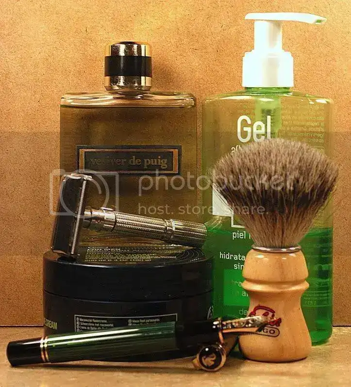 AD2010080904r1c2.webp
