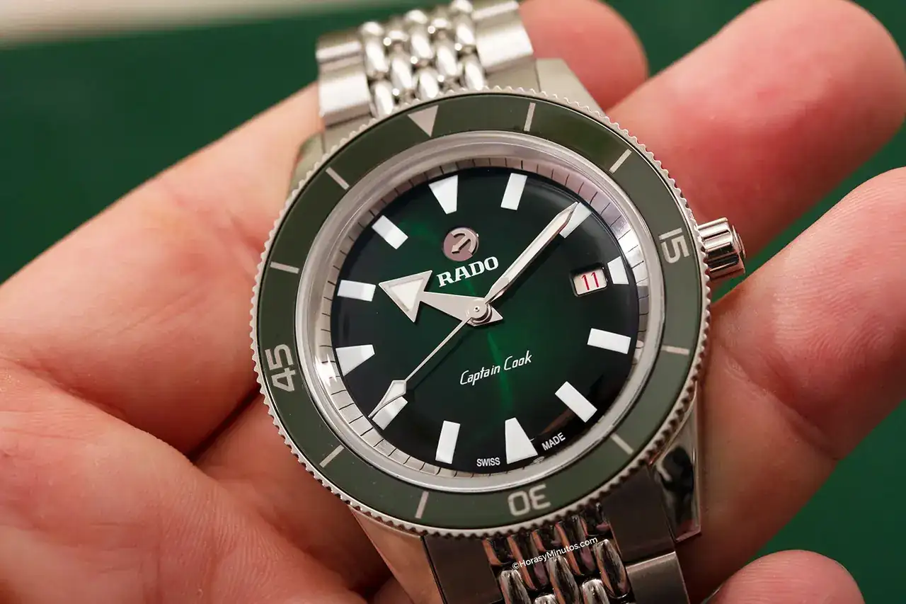 ado-Captain-Cook-Automatic-42-mm-3-Horas-y-Minutos.webp