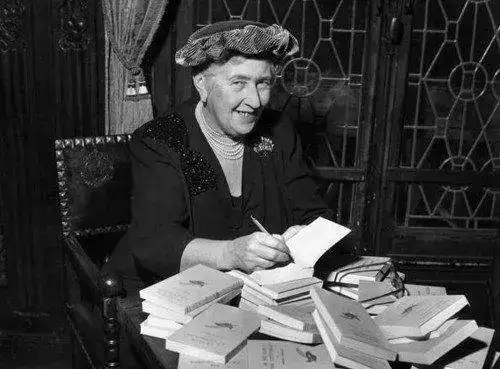agatha christie.webp