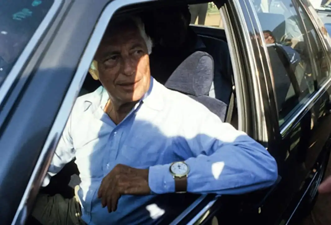Agnelli-reloj-camisa-01.webp