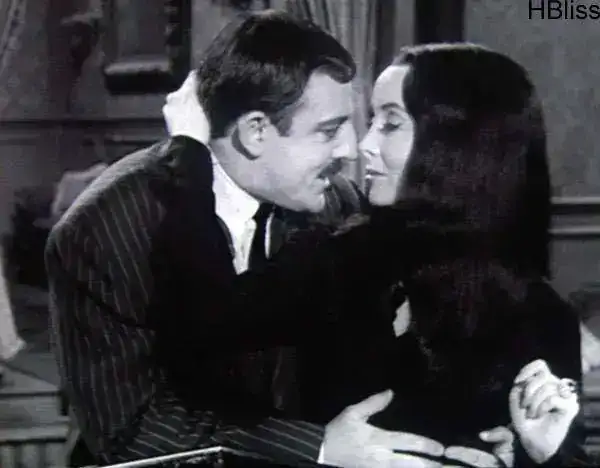 agomez-morticia-3.webp