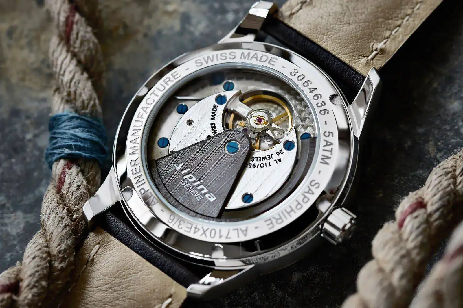 AL_PR_2016_AL-710KMV4E6_Caseback_SD.webp