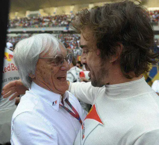 alonso_bernie_hug_2_ind11.webp
