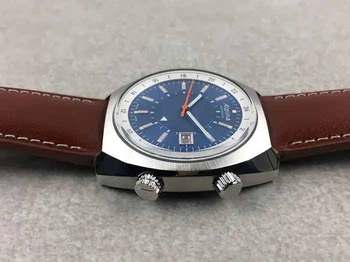 Alpina Startimer Pilot Heritage GMT Automatic AL-555LNS4H6 3.webp