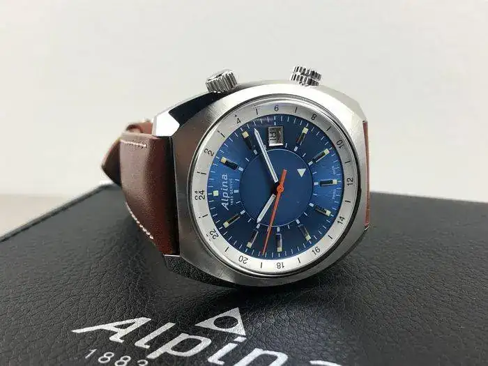 Alpina Startimer Pilot Heritage GMT Automatic AL-555LNS4H6 5.webp