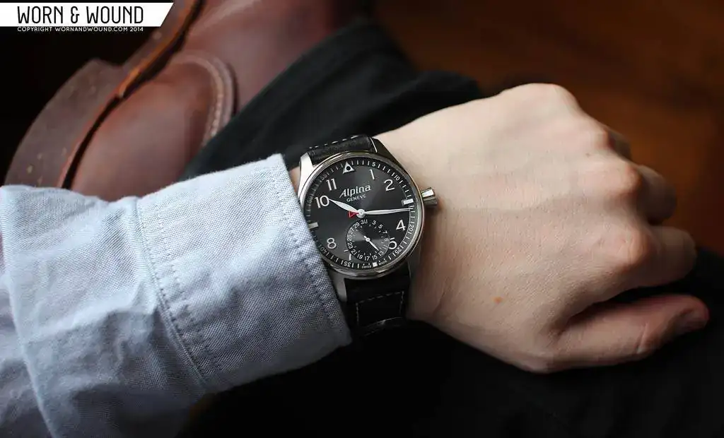 ALPINA_STARTIMER_PILOT_MANUFACTURE_WRIST1.webp