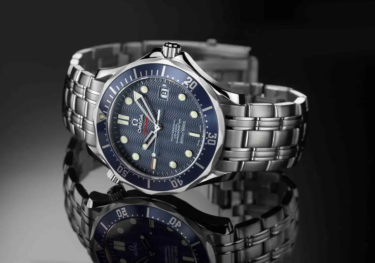 amaster-222080-james-bond-watch-casino-royale-2006.webp