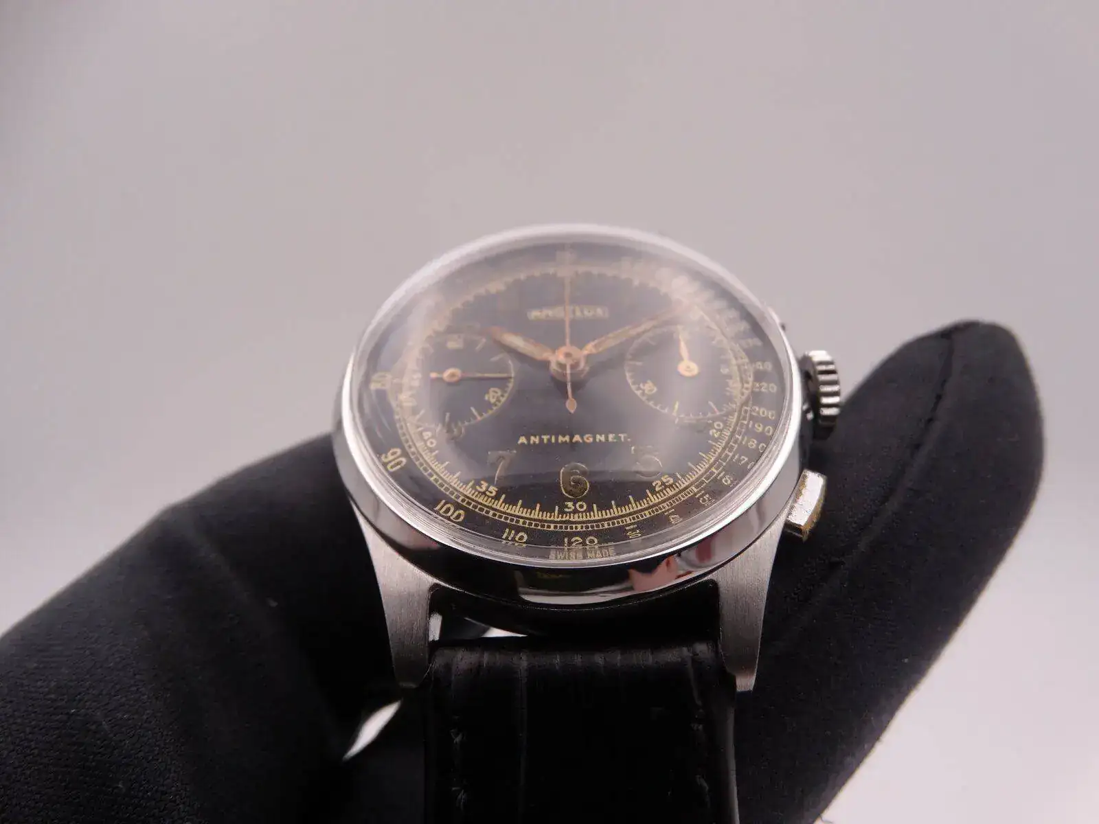 Angelus Chronograph 474 01828.webp