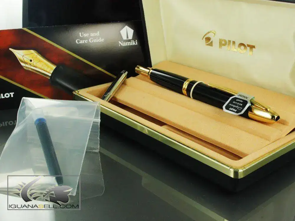 anishing-Point-Fountain-Pen-Black-and-Gold-60265-8.webp
