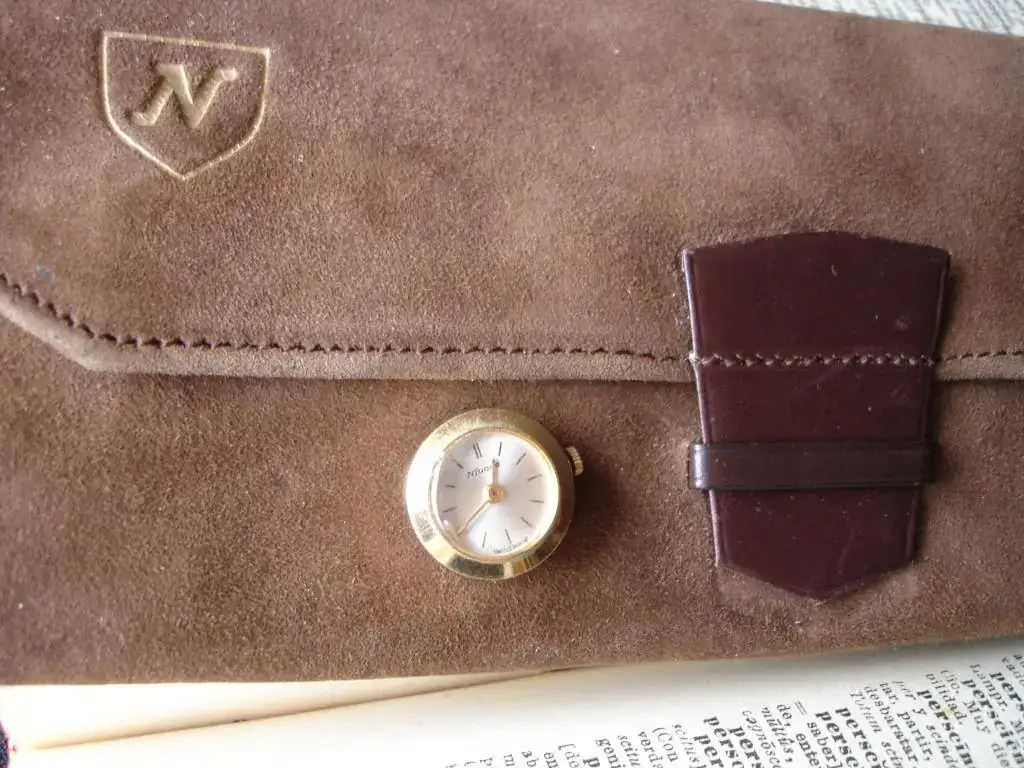 ante armario cerrado.webp