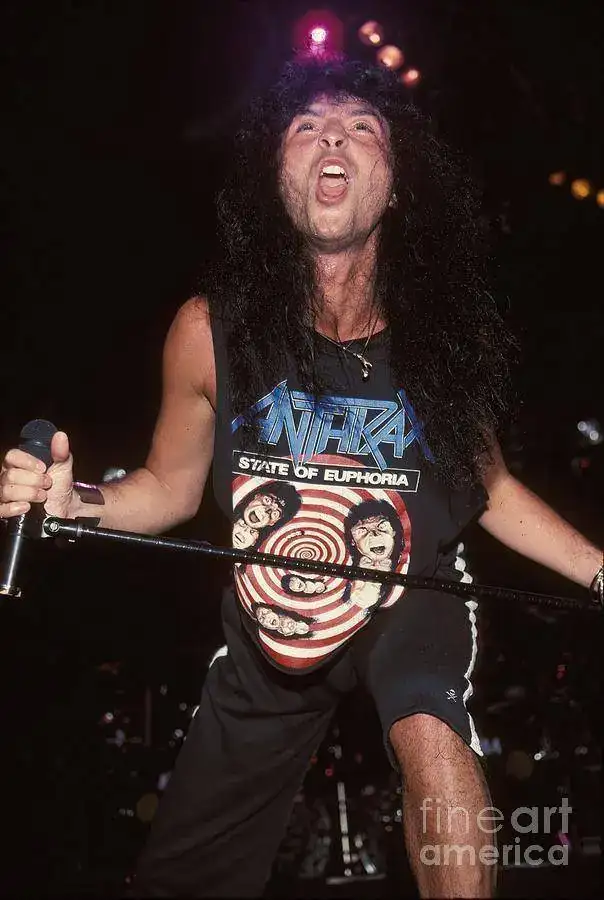 anthrax-joey-belladonna-front-row-photographs-.webp