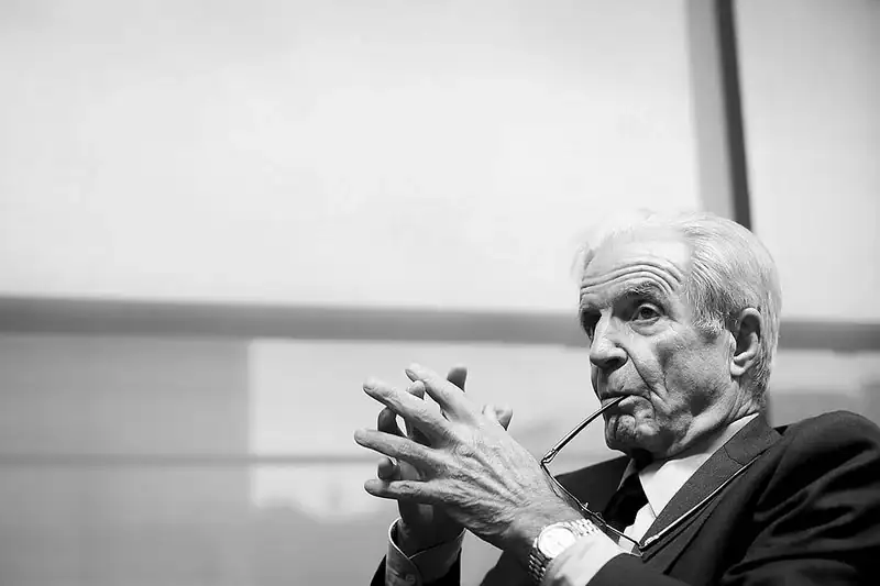 Antonio-Garrigues-Walker-para-Jot-Down-0.webp