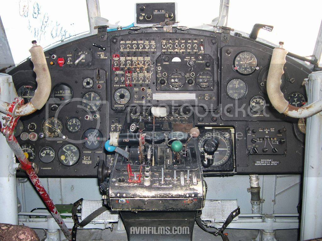 antonov-an-2-cockpit_zpse7xm14yb.jpg