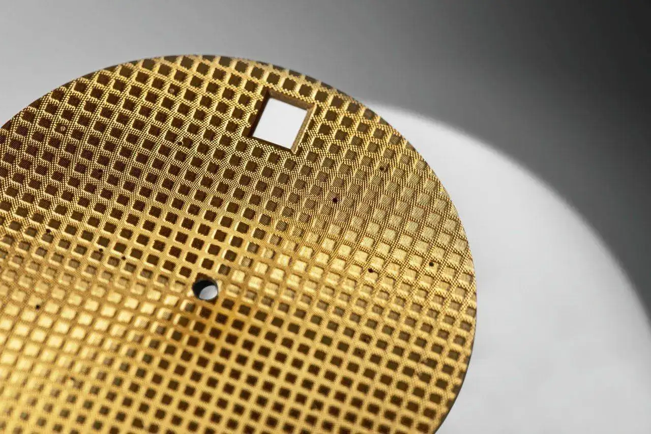 AP Royal Oak esfera oro raw.jpeg