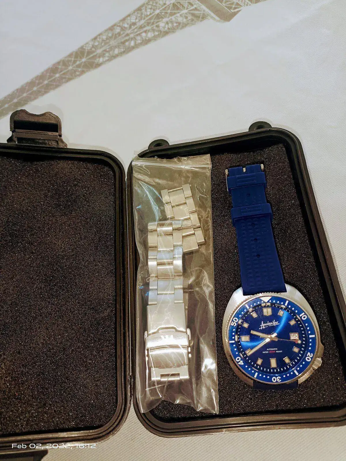 APO_blue_front.webp