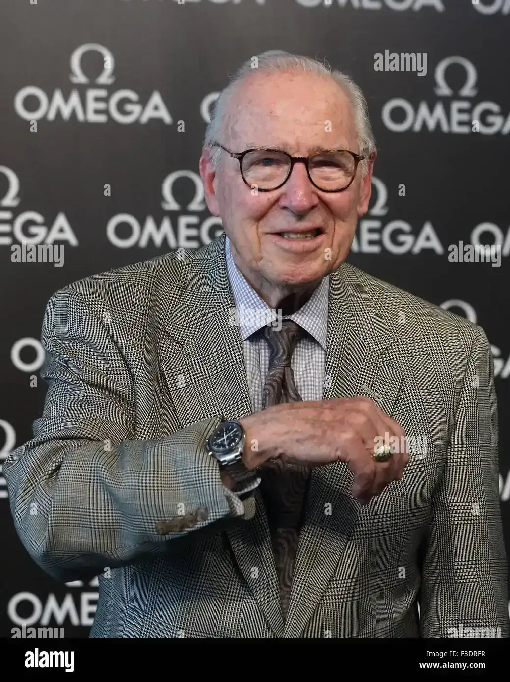 apollo-13-astronaut-james-lovell-attend-a-press-conference-of-omega-F3DRFR.webp