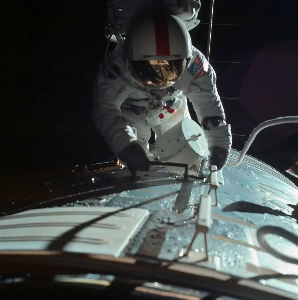 Apollo17_RonaldEvans_CourtesyOfNASA.webp