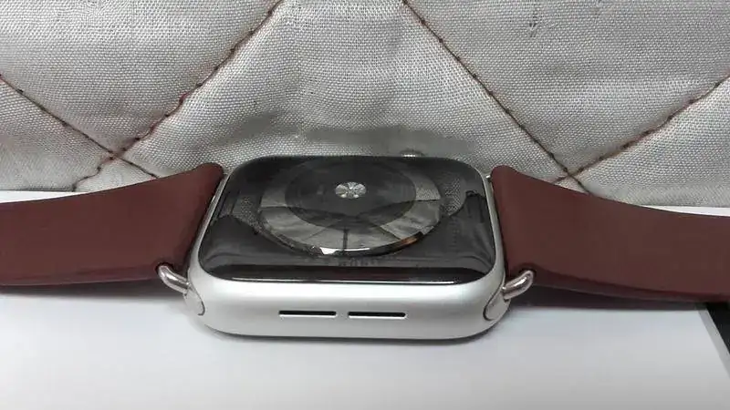 APPLE-WATCH-SERIE-4-44-22.webp