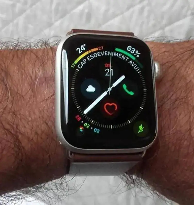 APPLE-WATCH-SERIE-4-DE-44-GPS-11.webp