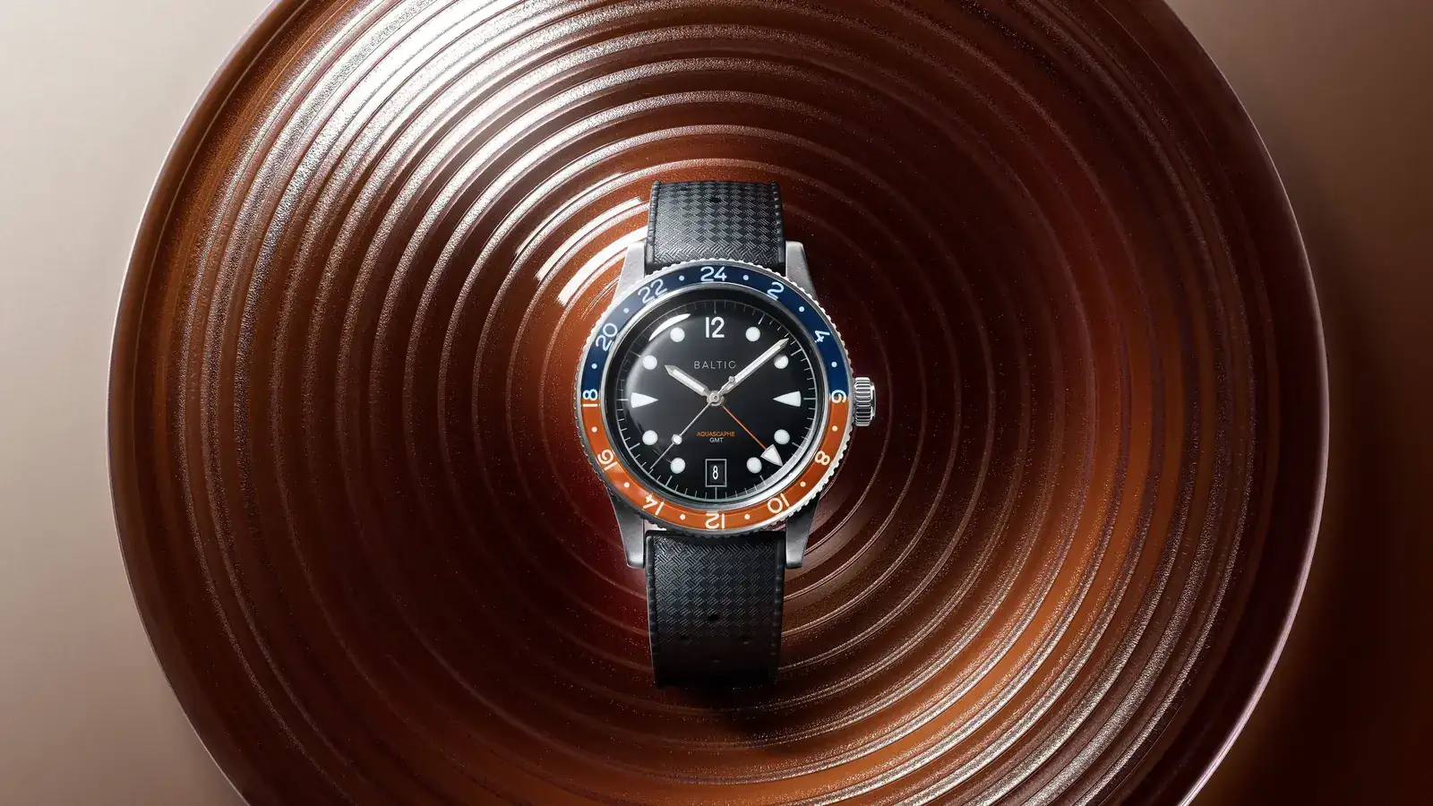 https://cdn.baltic-watches.com/f/73554/3000x1688/75ba993562/aquascaphe-gmt-orange.jpg?width=3840