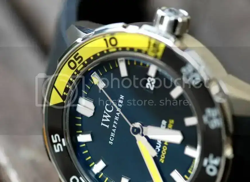 Aquatimer_bezel_close.webp
