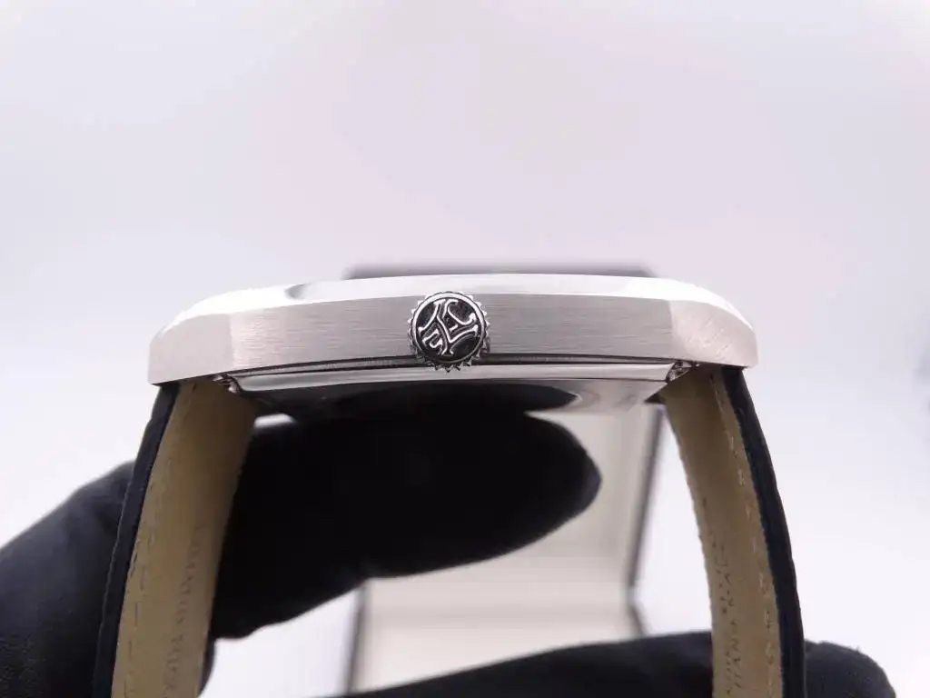 armand nicolet small second limited edition 2960.jpg