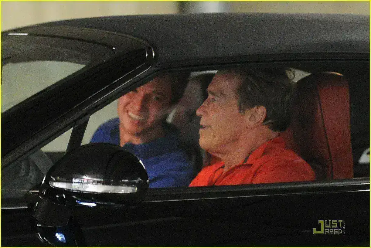 arnold-patrick-schwarzenegger-lunch-05.webp