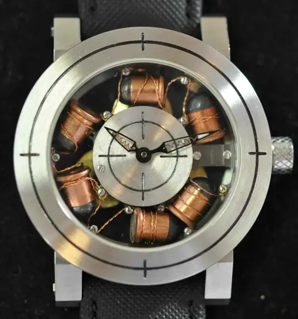 Aryta-Bullet-watch-2.webp
