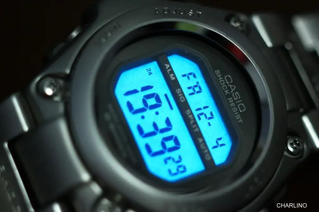 ASIO-G-SHOCK-DW-8900-de-1997-luz-azul-4-12-2020-02.webp