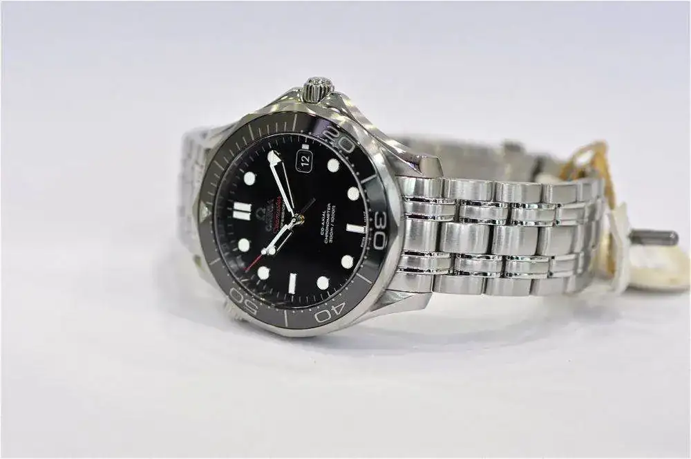 aster-diver-black-dial-steel-bracelet-mens-watch-4.webp