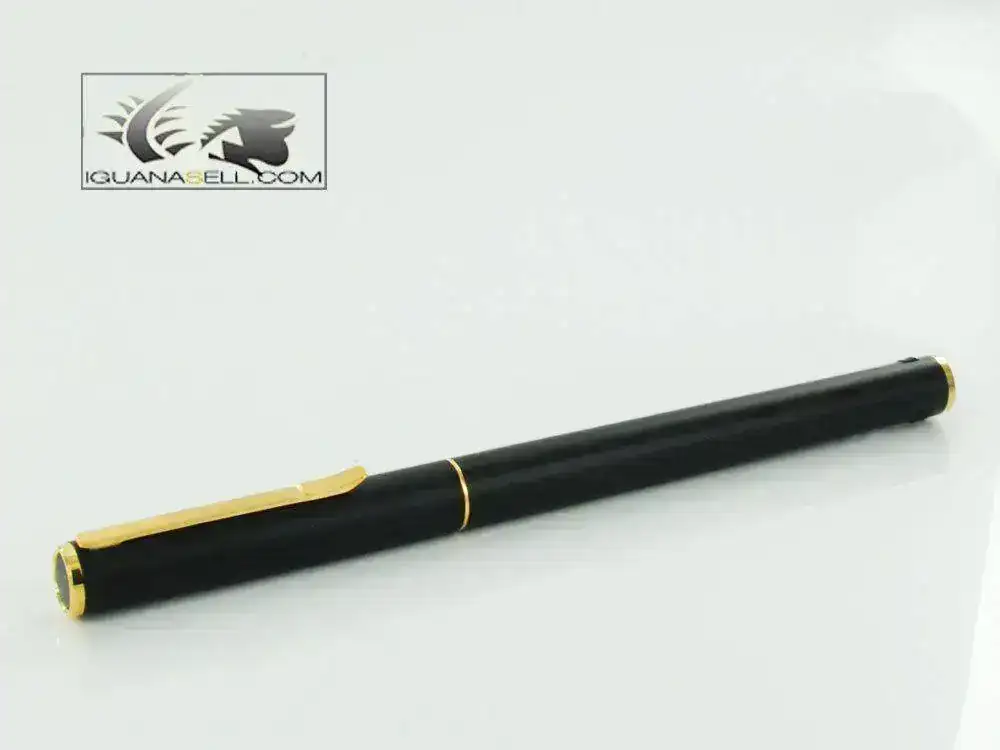 astil-1970-Fountain-Pen-Matt-Black-Lacquer-PLH91-2.webp