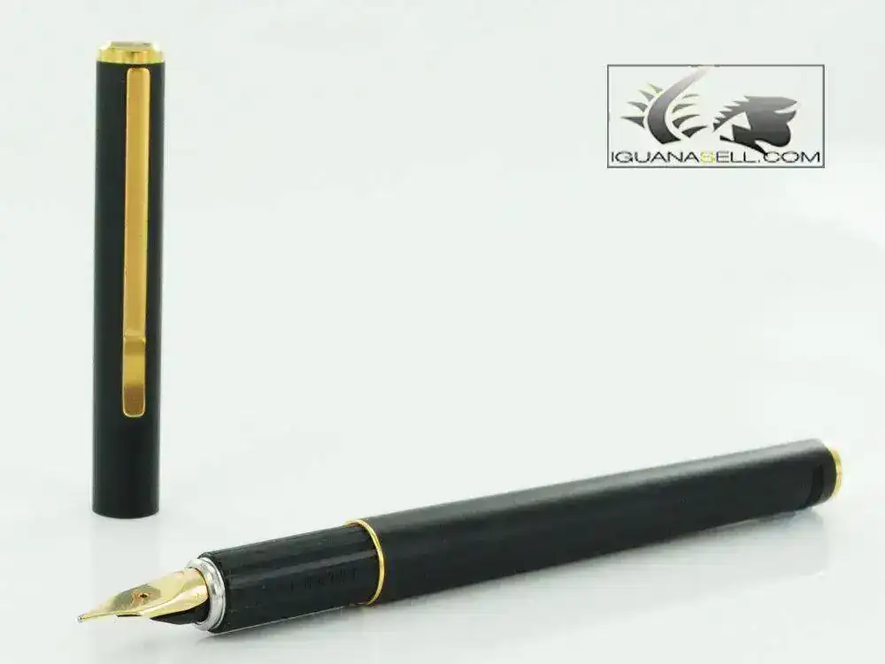 astil-1970-Fountain-Pen-Matt-Black-Lacquer-PLH91-3.webp