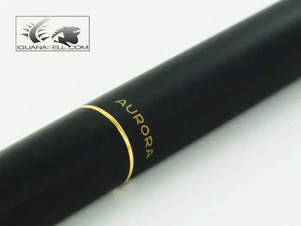 astil-1970-Fountain-Pen-Matt-Black-Lacquer-PLH91-7.webp
