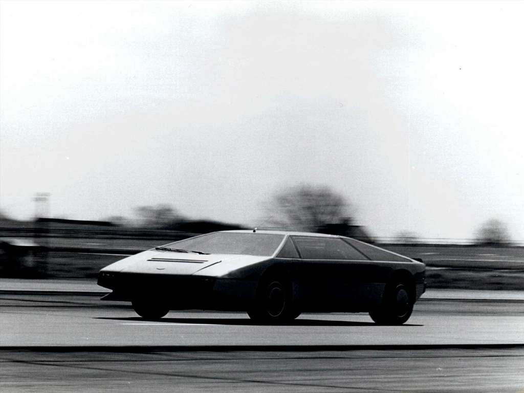 Aston_Martin_Bulldog_Concept_Car_1980.jpg