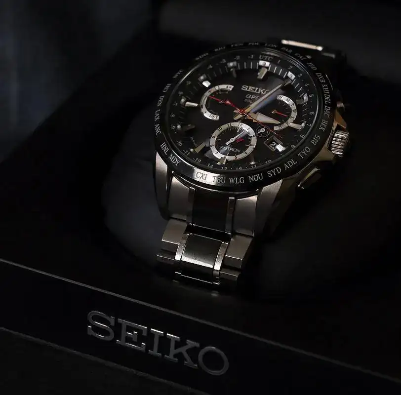 Astron Titanio Dual Time.webp
