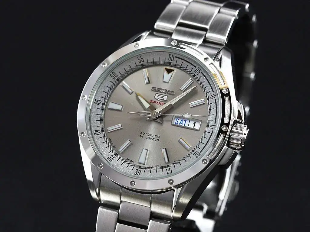 asual-watch-seiko-5-sports-automatic-watch-sarz003.webp