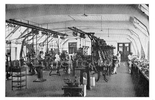 atelier_de_fabrication_machines_1936_detrame.webp