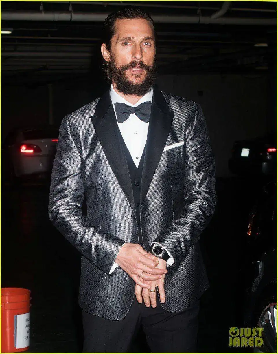 atthew-mcconaughey-skips-oscars-2015-red-carpet-04.webp