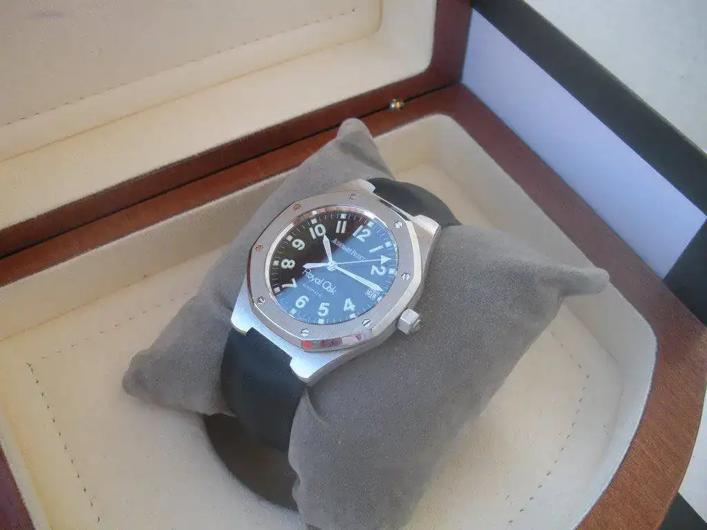 Audemars-Piguet-Royal-Oak-14800st-13.webp