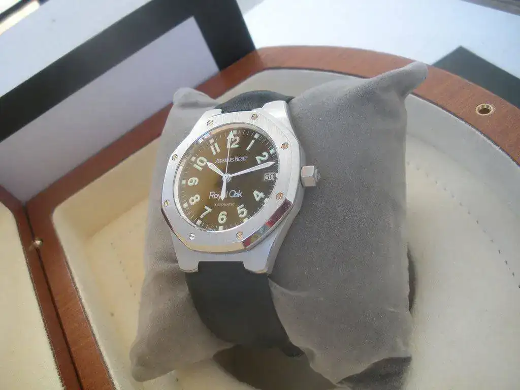 Audemars-Piguet-Royal-Oak-14800st-17.webp