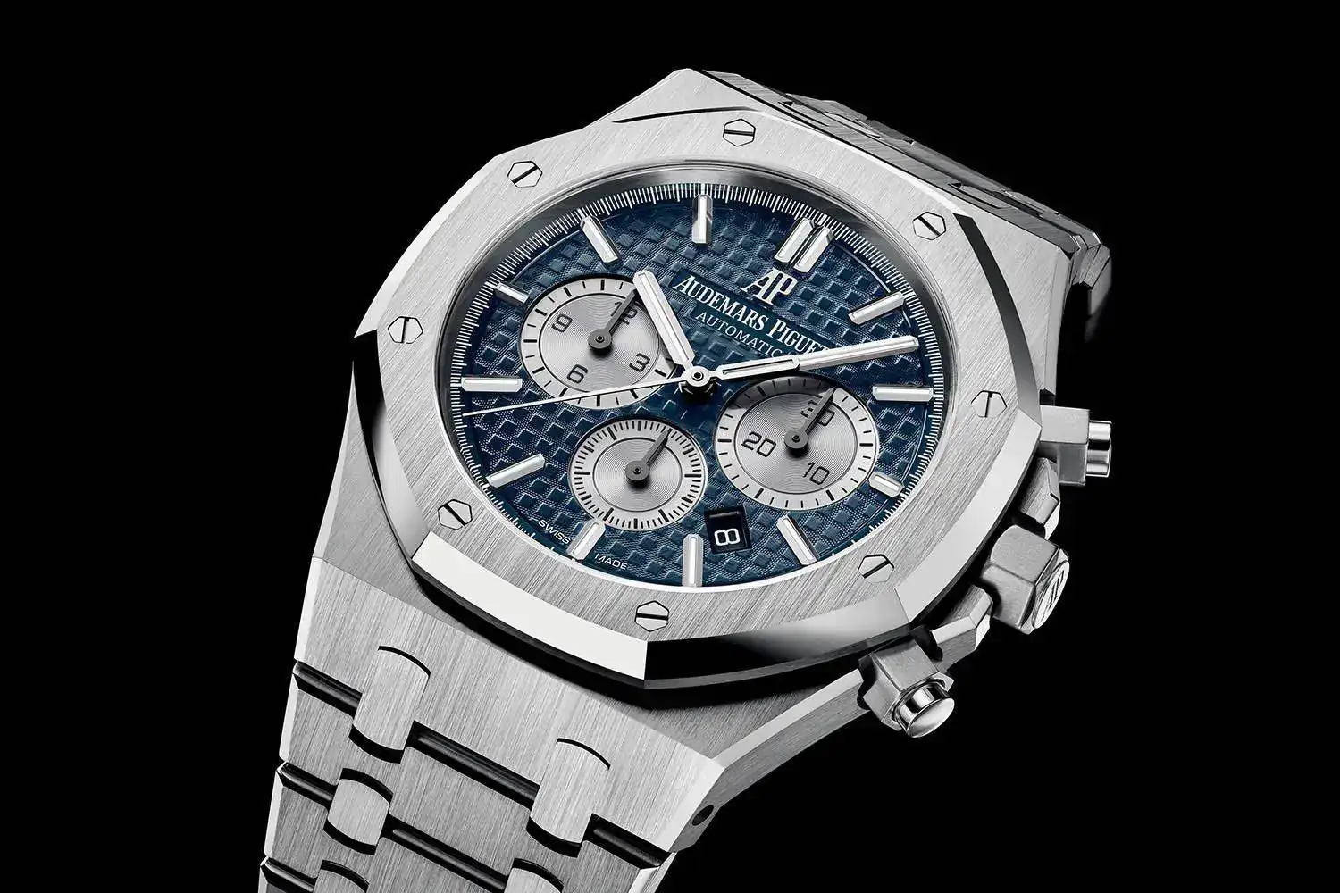 Audemars-Piguet-Royal-Oak-Chronograph-SIHH-2017-3.webp