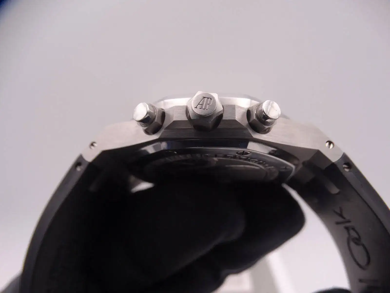 Audemars Piguet Royal Oak City of Sails 30th Anniversary Limited Edition 09284.webp