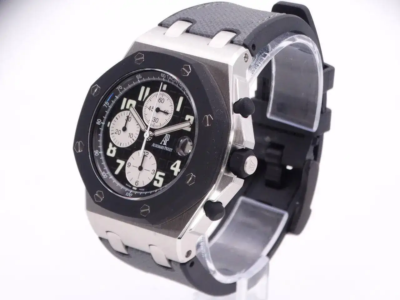 Audemars Piguet Royal Oak Offshore Chronograph Rubberclad 01528.JPG