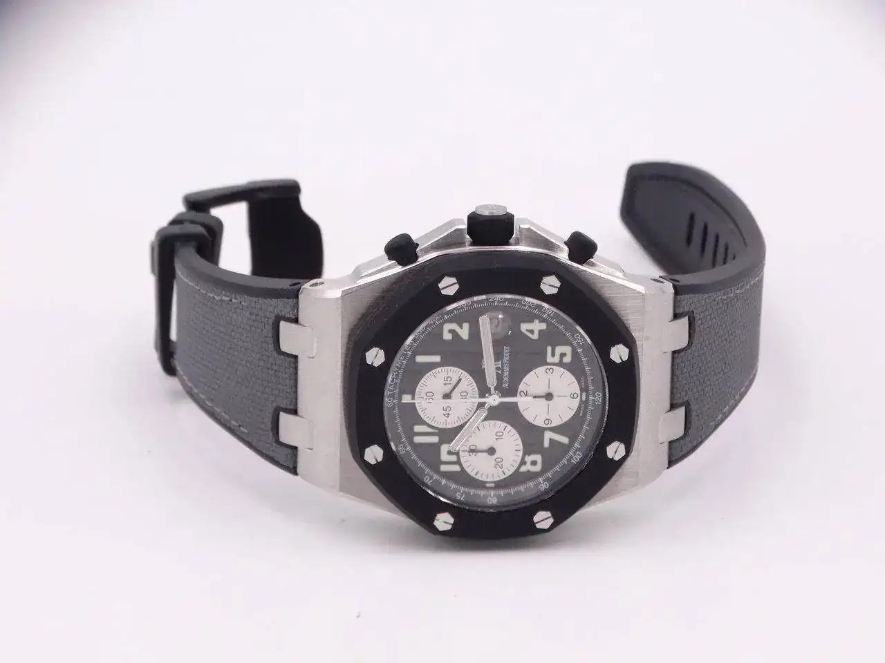 Audemars Piguet Royal Oak Offshore Chronograph Rubberclad 01542.JPG