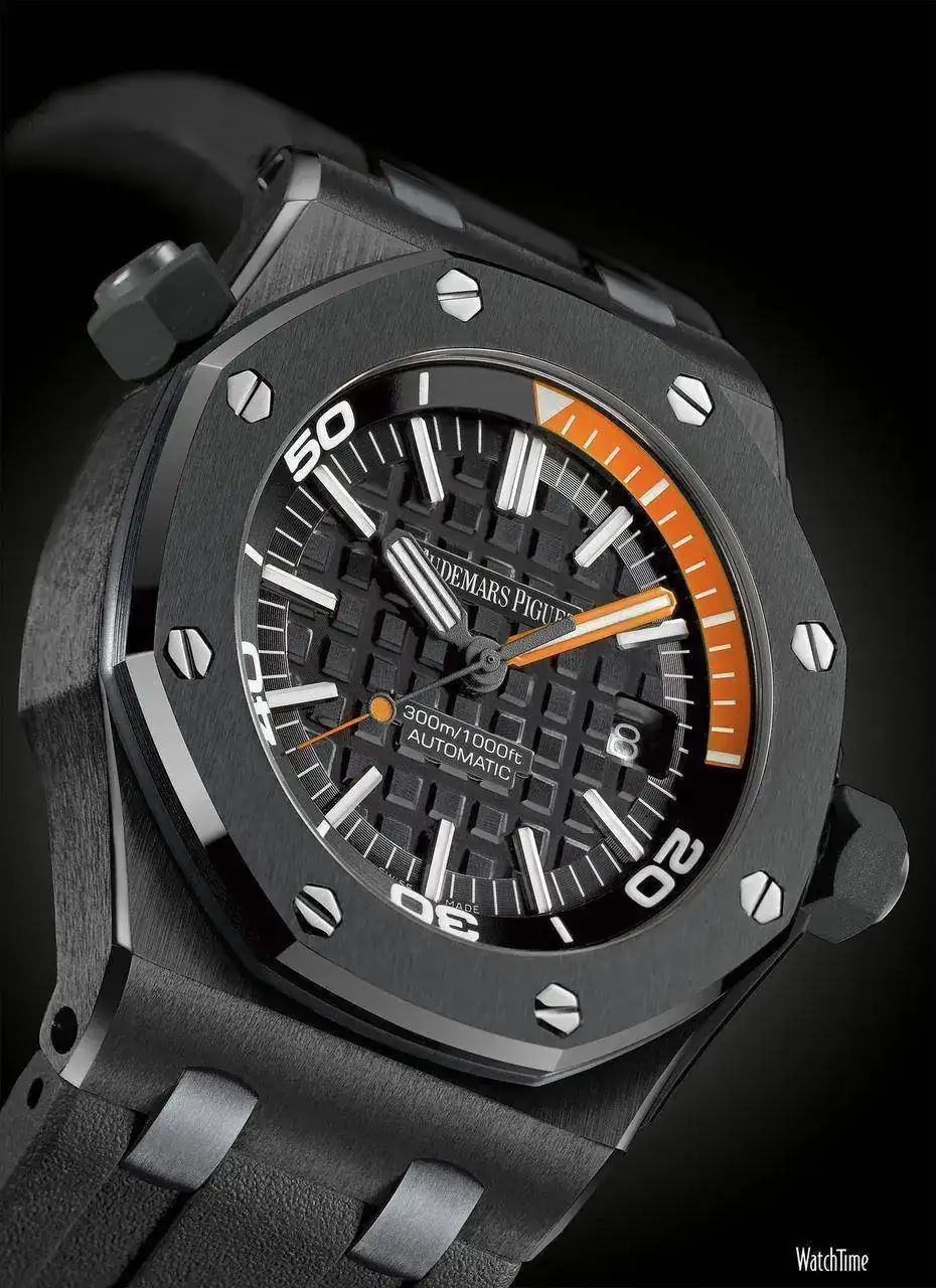 Audemars_Piguet_ROO_Diver_angle_LG.webp