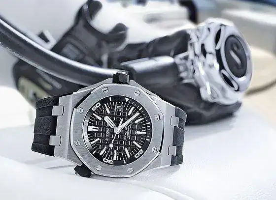 Audemars_Piguet_ROO_Diver_front_560.webp