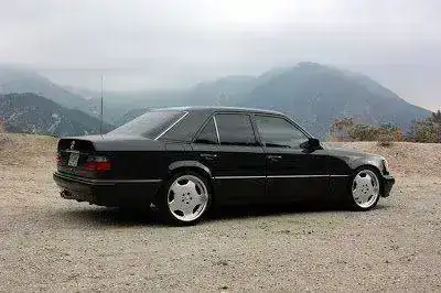 auto-clasico-Mercedes-Benz-500E-1992-3.webp