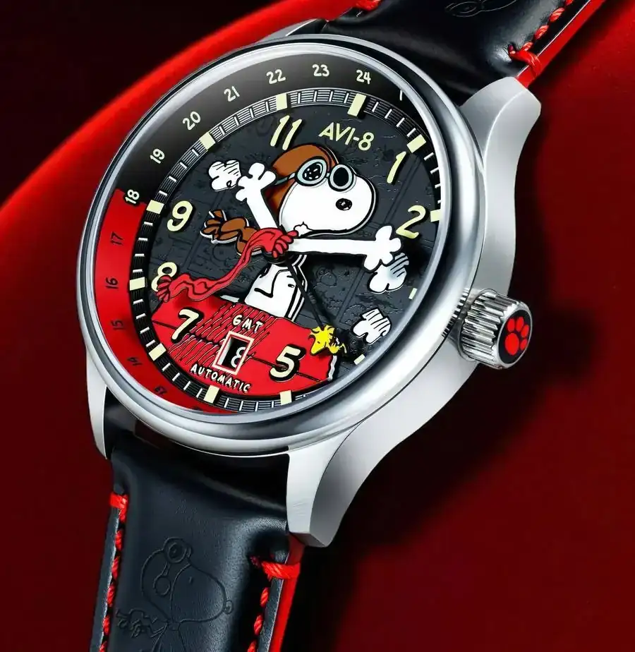 AV-4136-01_red_1_crop-v1758915332431.webp